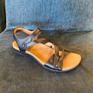 Taos - Big Time Black - Multiple Sizes (NEW W/ BOX)